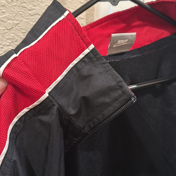 Nike Men’s XXL Windbreaker, Full Zip - Picture 9 of 9